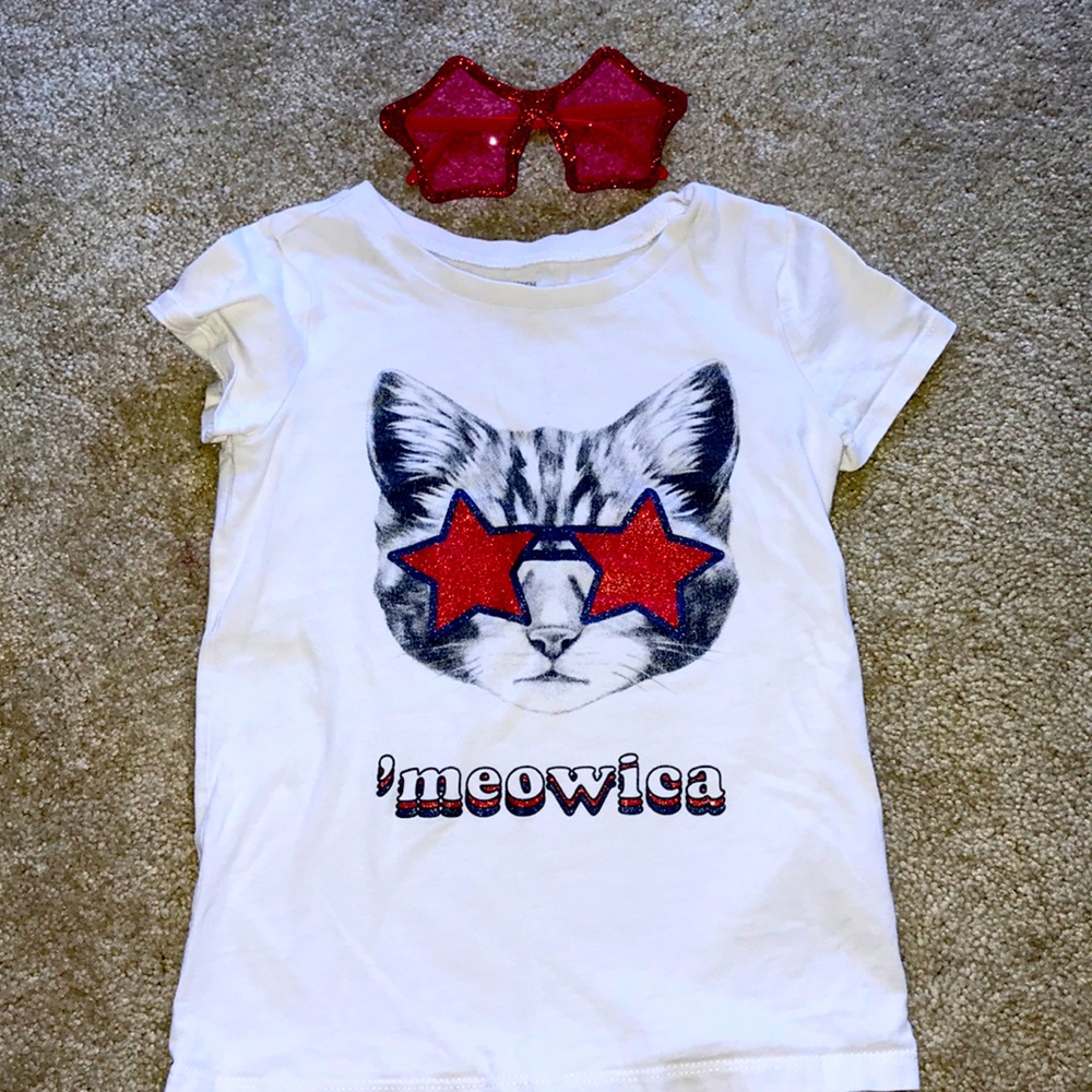 3/$15 - ‘meowica t-shirt with matching sunglasses